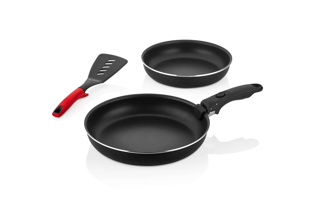 Papilla Motto set of two black induction pans with red spatula and detachable handle